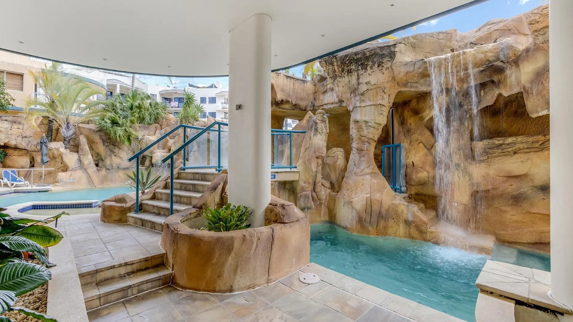 Landmark Resort Renovated Beach Apartment Mooloolaba