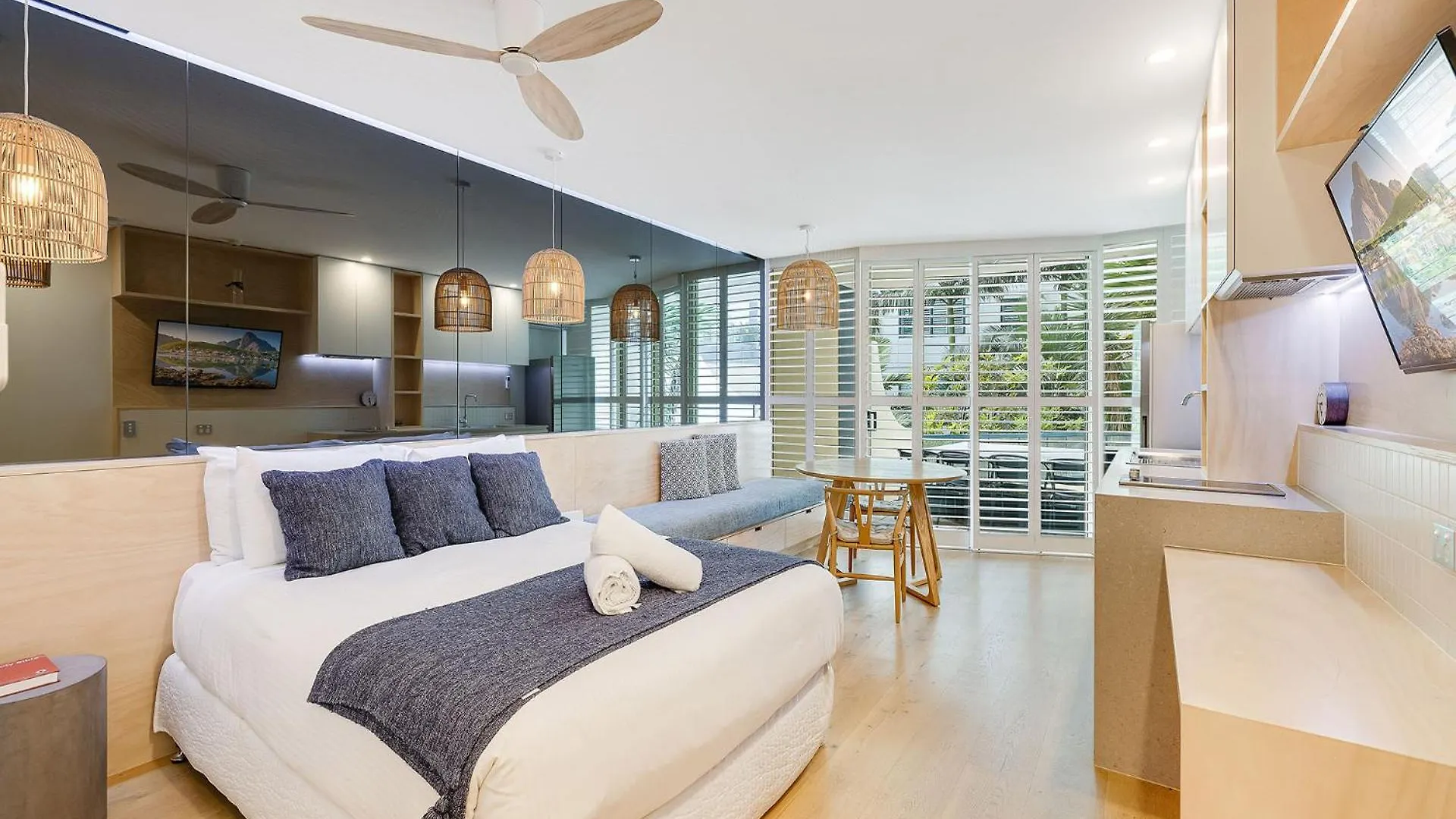 Landmark Resort Renovated Beach Apartment Mooloolaba